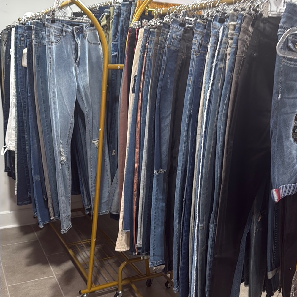 Blue Skinny Jeans with Classic Denim Texture